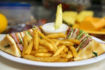 club sandwich with fries